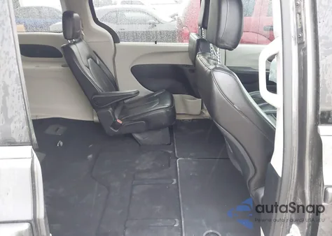 2020 Chrysler Voyager Lxi z USA, uszkodzony, nr VIN 2C4RC1DG2LR144686